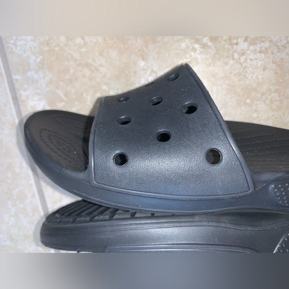 Iconic Comfort CROCS black sandals women’s size 8 men’s flip flops size 6 - Picture 8 of 13